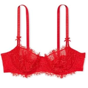 Victoria’s Secret 32C bra push up wicked lipstick red bra